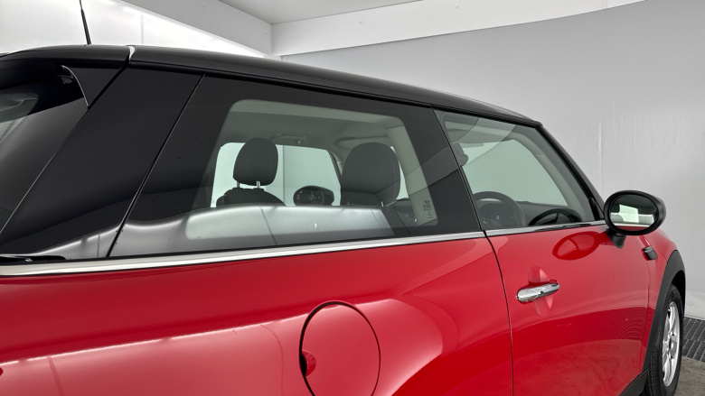 MINI Hatchback 1.5 Cooper Classic 3dr Auto Petrol Hatchback